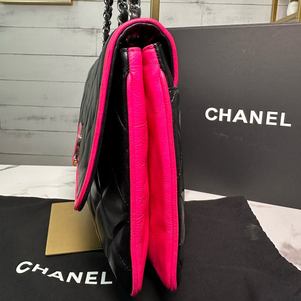 SOLD โโโโCHANEL RARE Large 2008 Cruise Collection Flap Bag ๐ - Picture 3 of 14